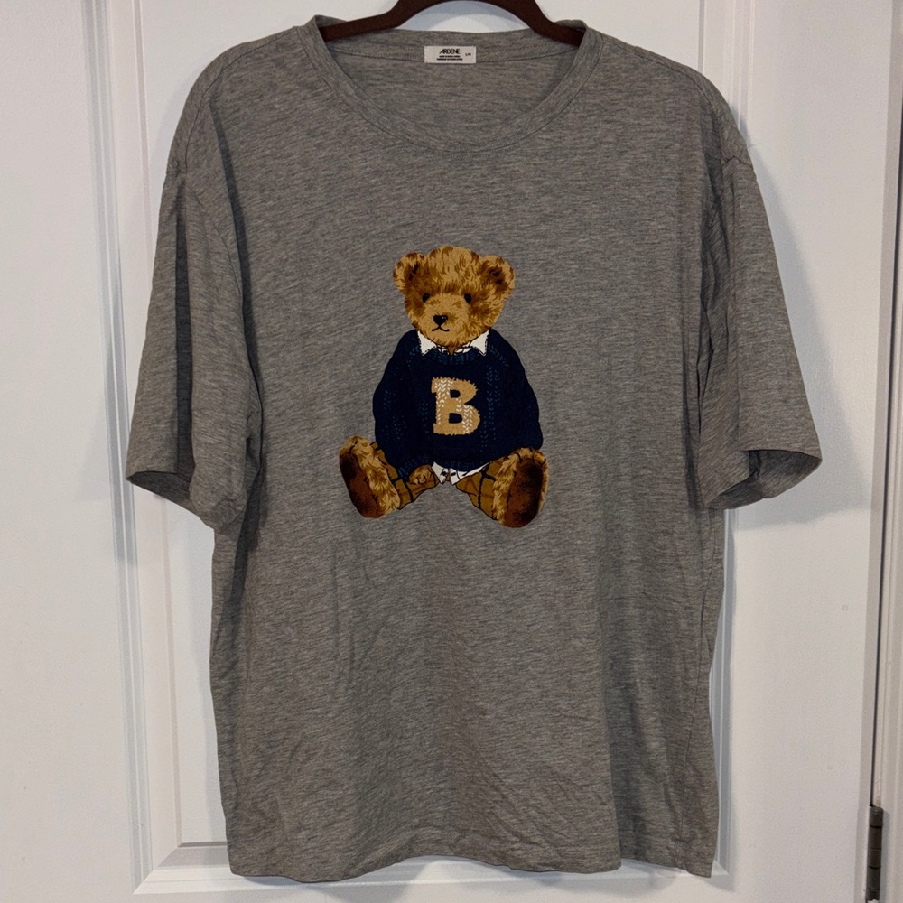 2/$15 🍓 Teddy Bear Graphic Tee - Gray with Navy & Brown Bear